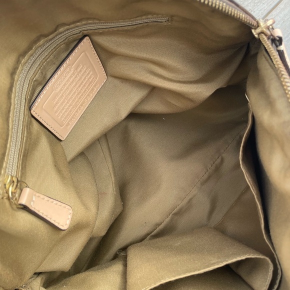 Coach Peyton Signature Satchel - Picture 5 of 7